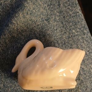 Lenox Cream Swan Vase